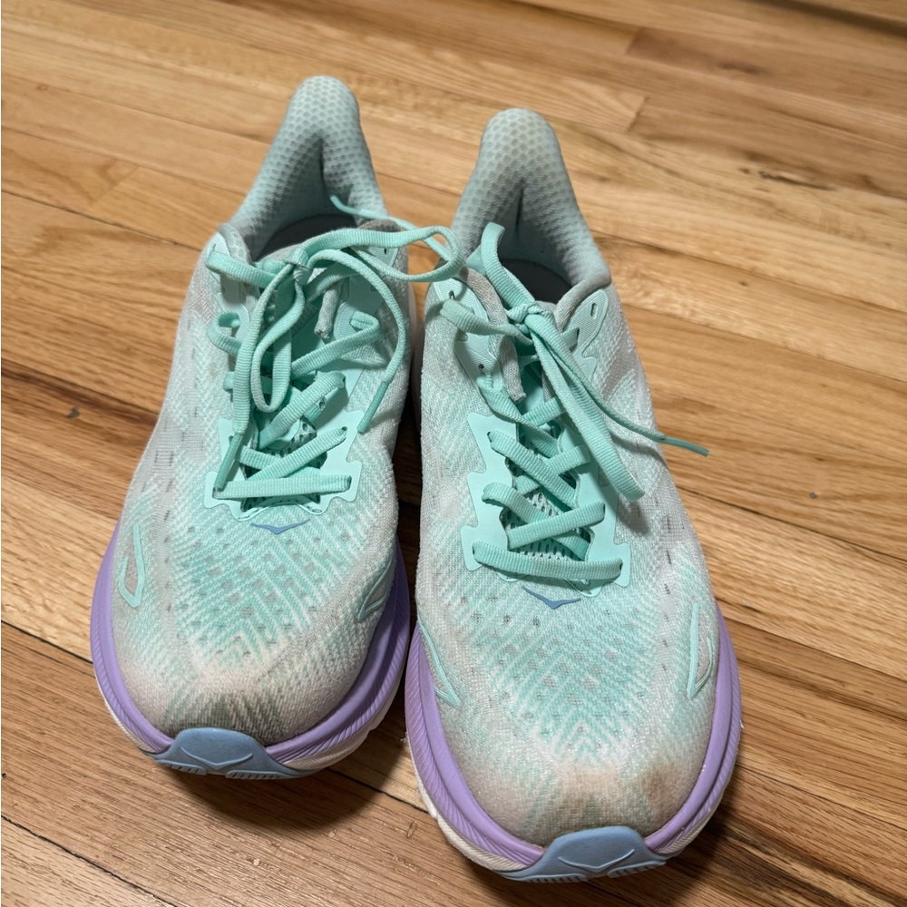 Hoka Clifton 9
